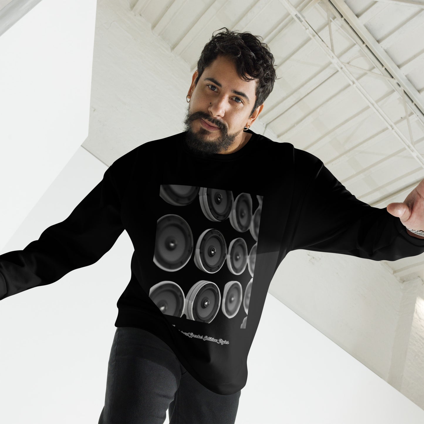 DIAMOND ISLAND SPEAKER EDITION Unisex Sweatshirt