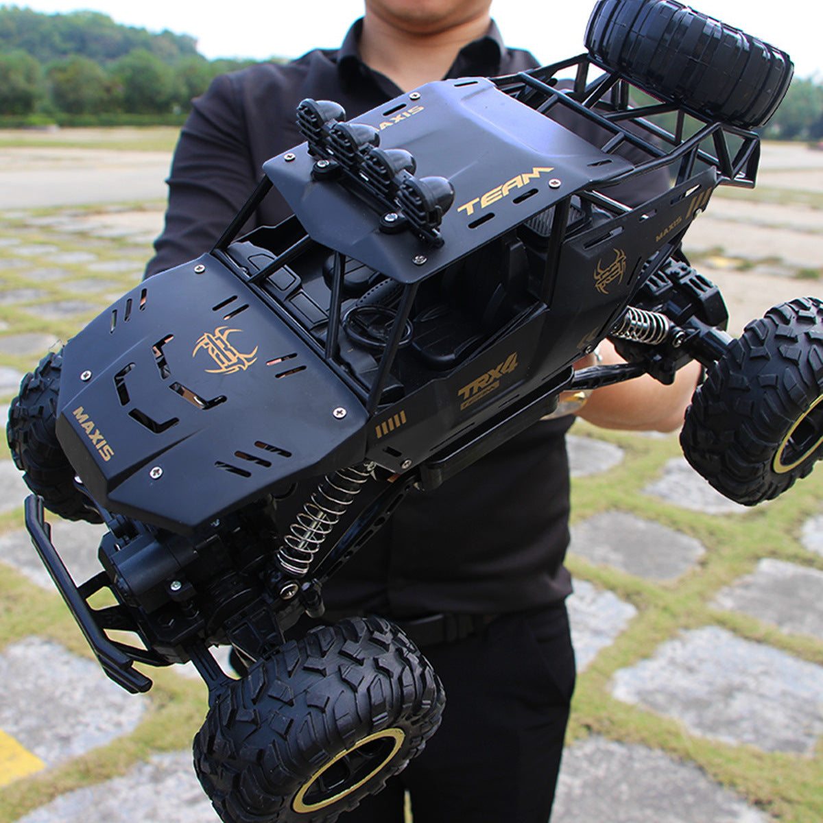 New 4WD RC Cars 2.4G Radio Control RC Buggy High speed Off-Road Trucks Toys
