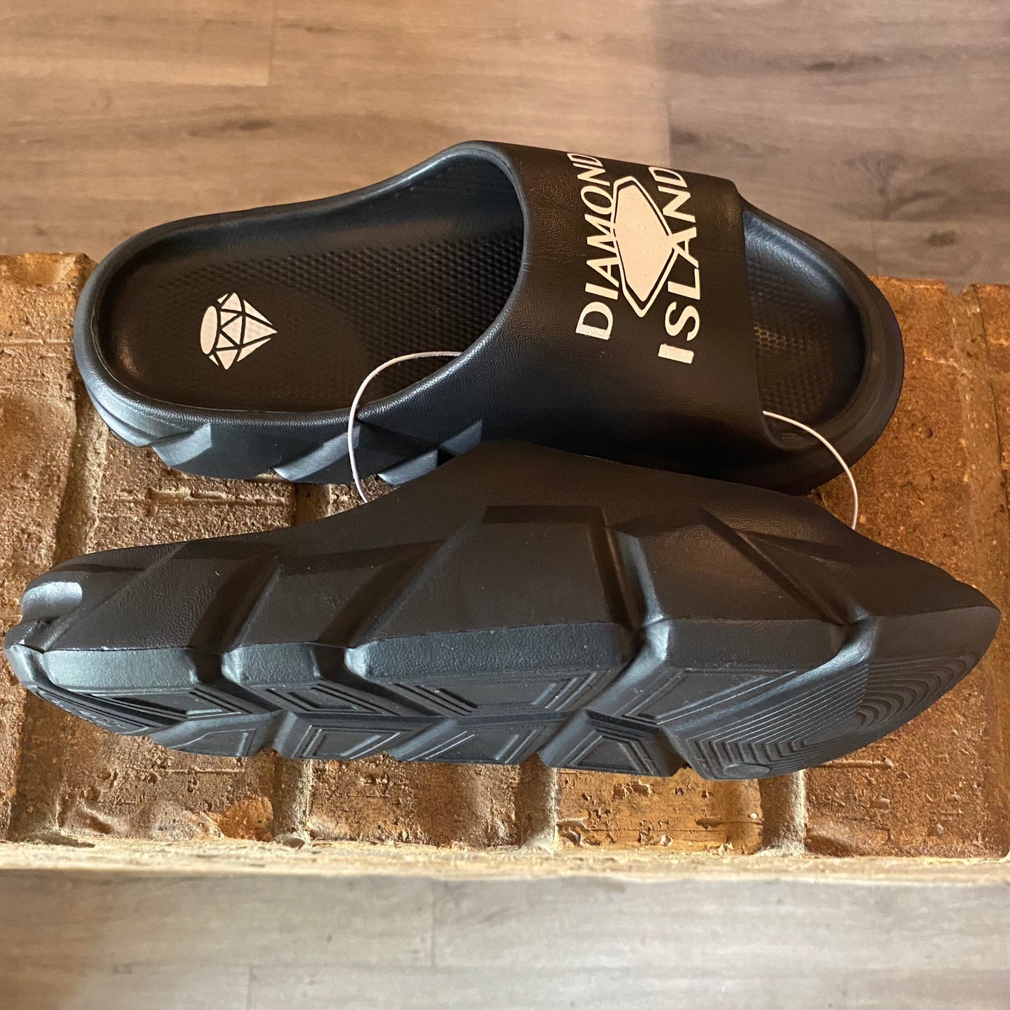 DIAMOND ISLAND THICK SOLE SLIDES