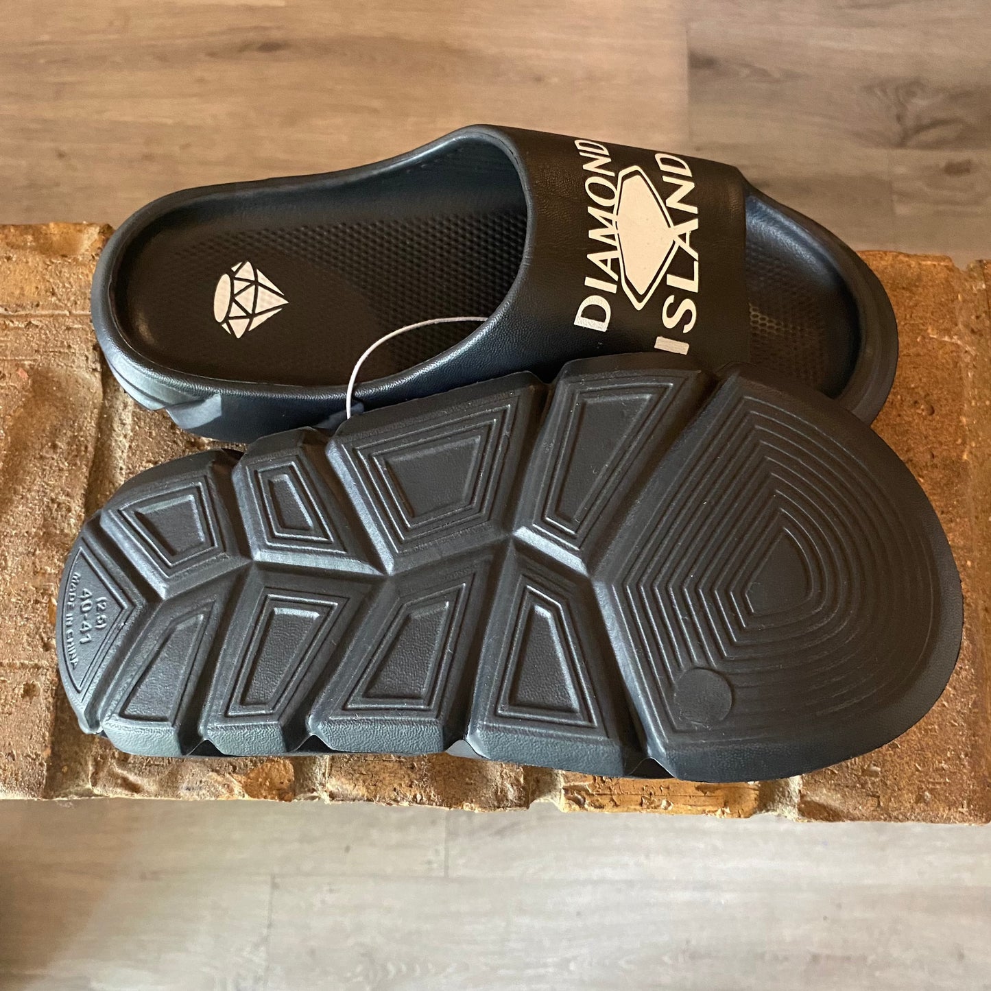 DIAMOND ISLAND THICK SOLE SLIDES