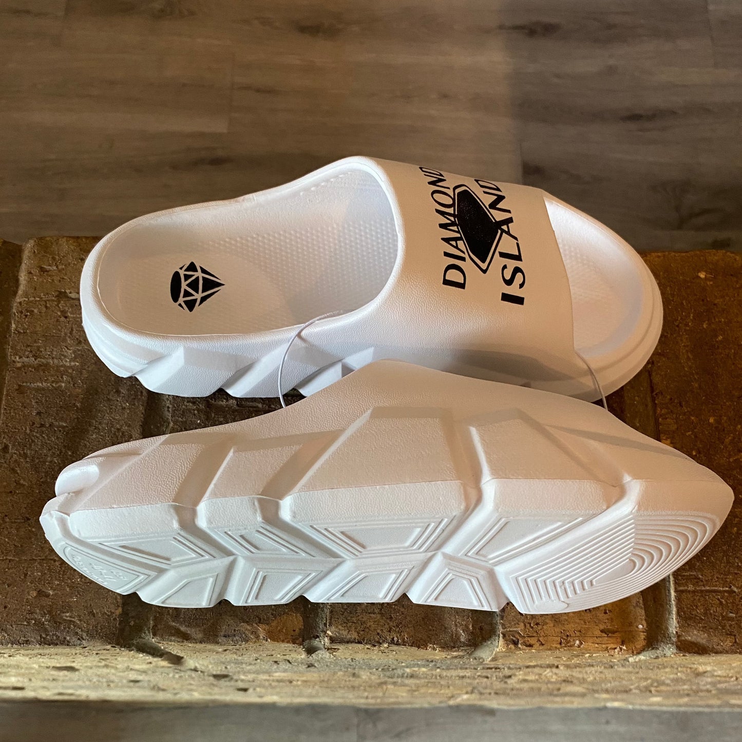 DIAMOND ISLAND THICK SOLE SLIDES