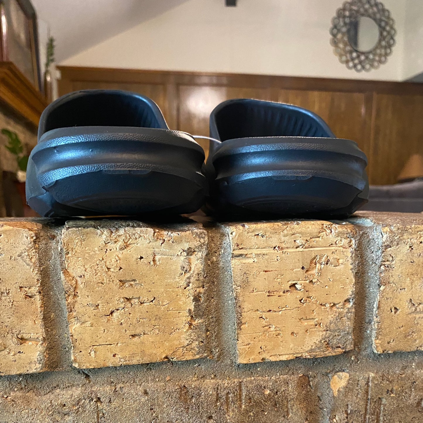 DIAMOND ISLAND THICK SOLE SLIDES