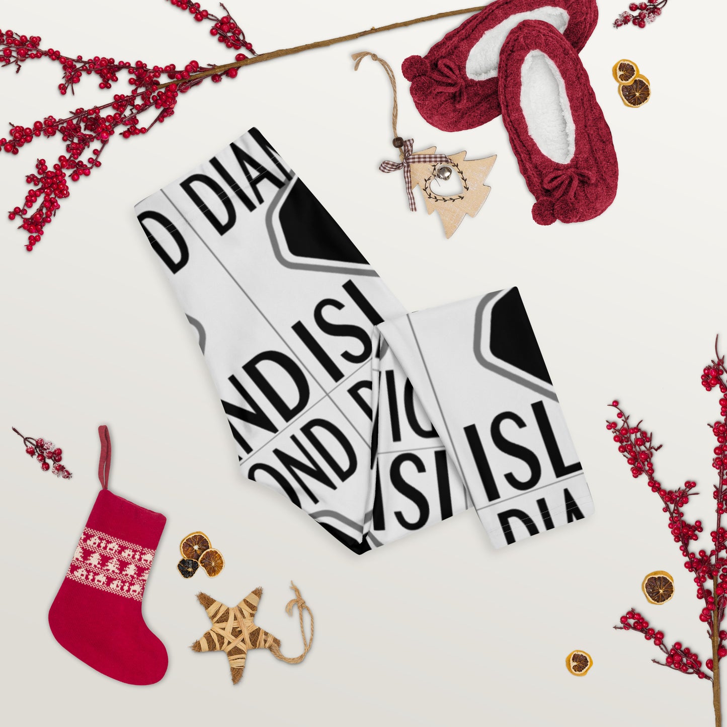 DIAMOND ISLAND  Capri Leggings  White/ Black