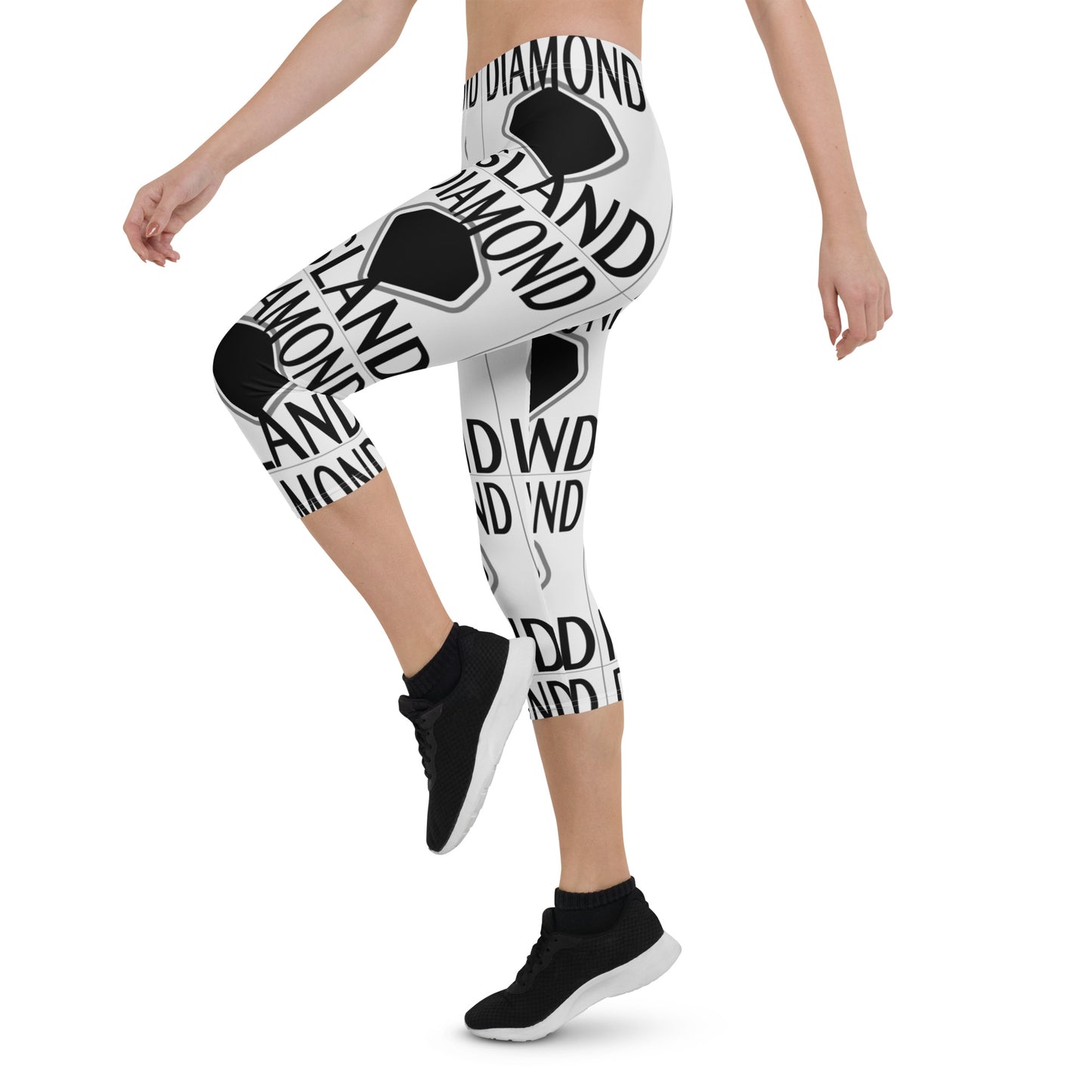DIAMOND ISLAND  Capri Leggings  White/ Black