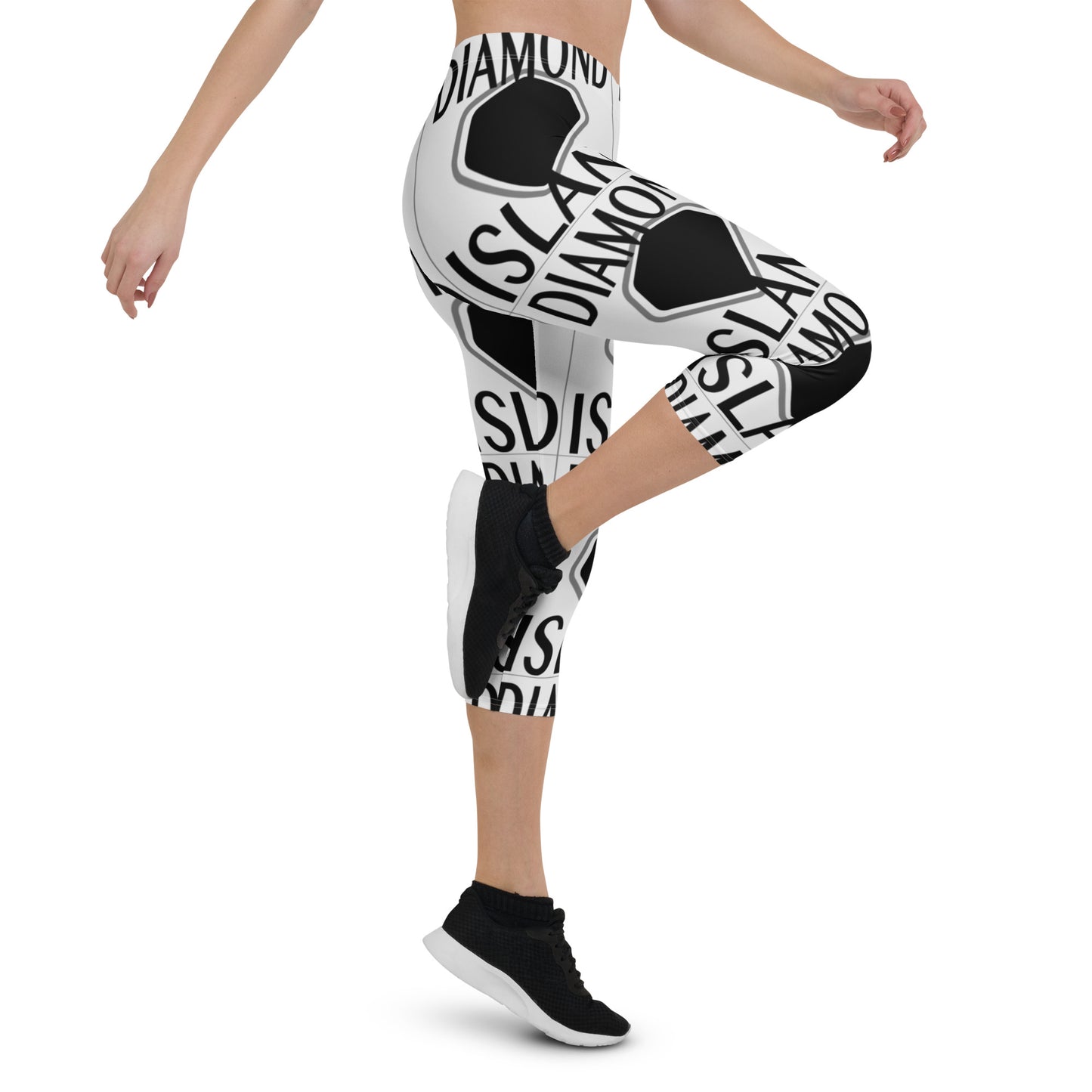DIAMOND ISLAND  Capri Leggings  White/ Black